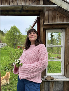 Testknitter Lisa in her sweater!