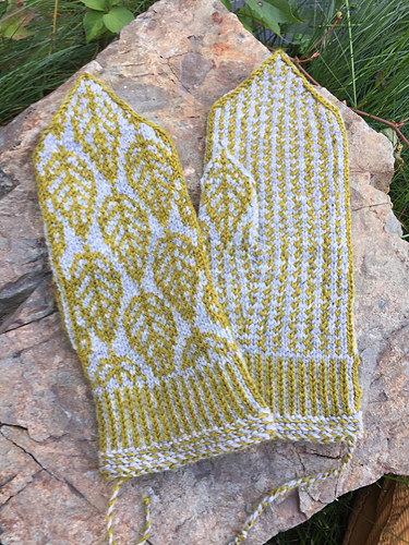 Ravelry: Autumn Leaves Mittens pattern by Sisu Designs