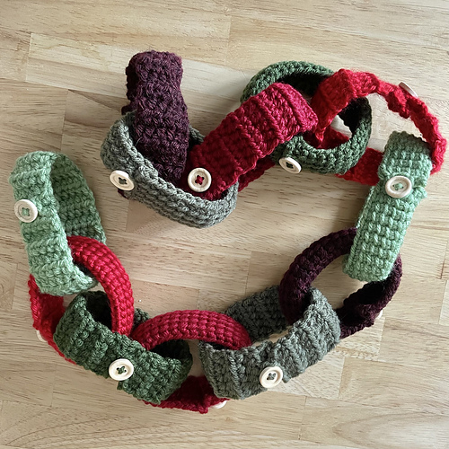Ravelry Christmas Countdown "Paper" Chains pattern by Skagit Valley