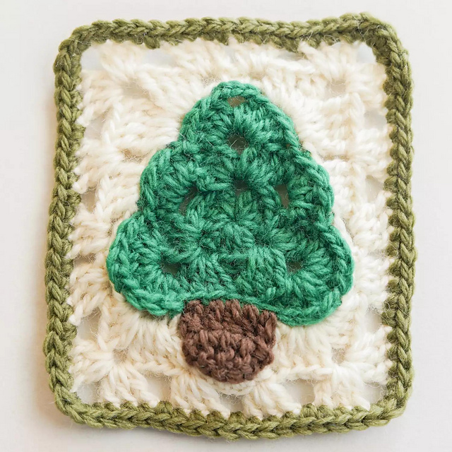 Christmas Tree Granny Square