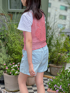 153 cm, wearing size XL