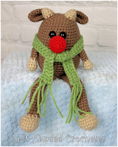 Reinsdyr Shelf Sitter - The Left-Handed Crocheter