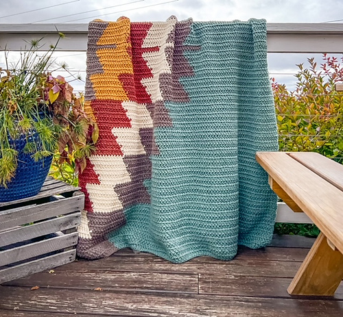 Van Camper Pattern Print Hooded Blanket main image 1