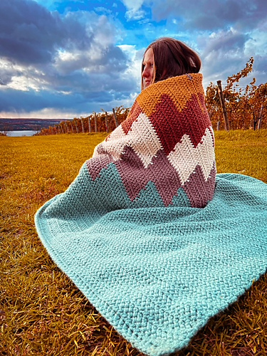 Van Camper Pattern Print Hooded Blanket main image 0