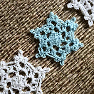 free winter snowflake crochet coaster pattern