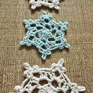 scrap yarn crochet snowflake coaster pattern free