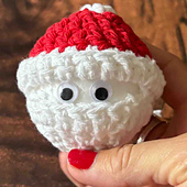 Peeking Santa Bauble Crochet Pattern