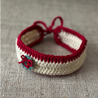Simple Christmas headband crochet pattern for beginners