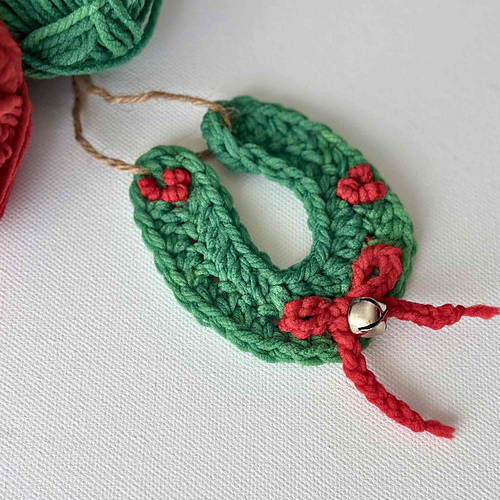Christmas Horseshoe Wreath Ornament