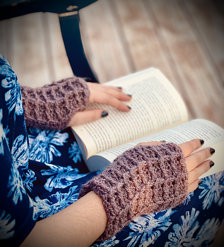 Primrose Fingerless Gloves