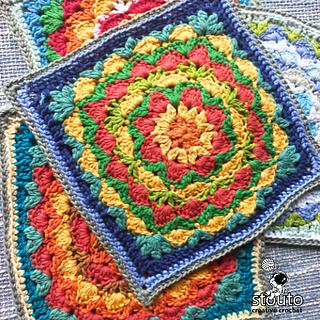 Beginner-friendly dahlia granny square showing clear stitch placement and evenly spaced chain sections.