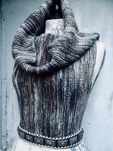 NAKED LANDS vest photo 2