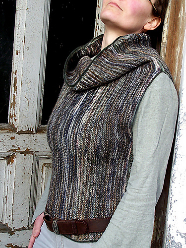 NAKED LANDS vest photo 10