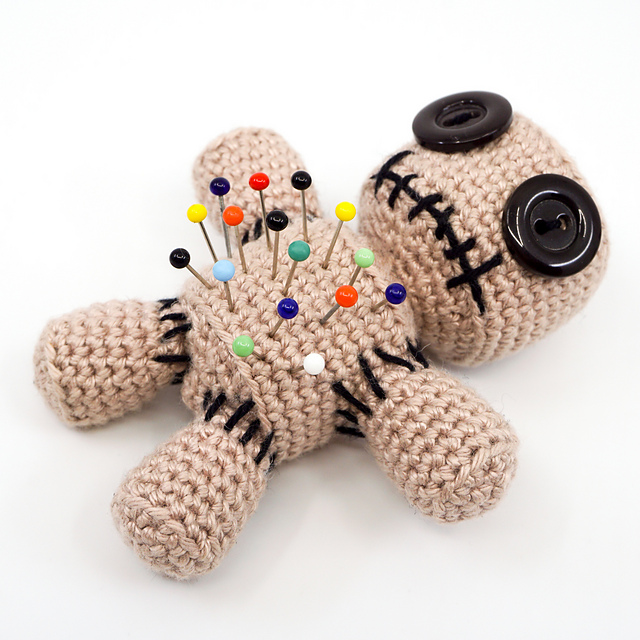 Ravelry: Voodoo Doll Pincushion pattern by Jonas Matthies