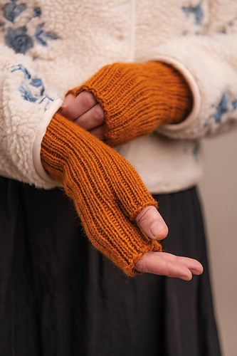 Stockholm - fingerless mittens photo 2
