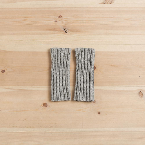 Leeds - fingerless mittens photo 8