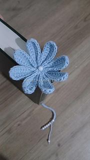 Ravelry: Eight-Petal Flower pattern by Sameh Baccouch