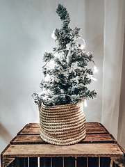 Crochet plant pot cover