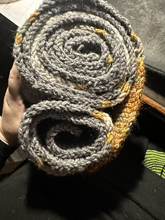 Almost finished weaving in ends, 25 left to go. The big roll is complete. It seems so small when it’s all rolled up like this.