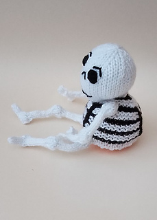 Ravelry: Skeleton Chocolate Orange Cosy pattern by Suzy Cowper