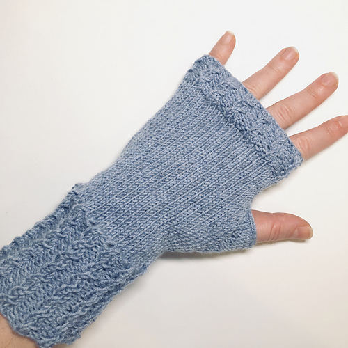 Ravelry: Easy Fingerless Gloves pattern by Teodora Agboola