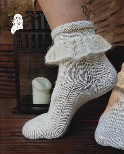 Victorian Ghost socks