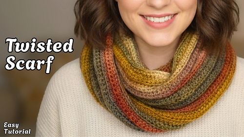 Crocheted tube scarf in cookie yarn from hobbii.