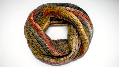 Crocheted tube scarf in cookie yarn from hobbii.