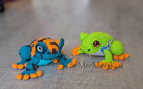Ravelry: poison dart frog and red eyed tree frog pattern by Carrine Ng