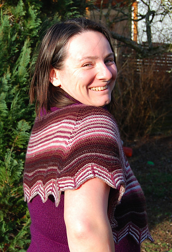 Agate Capelet photo 3