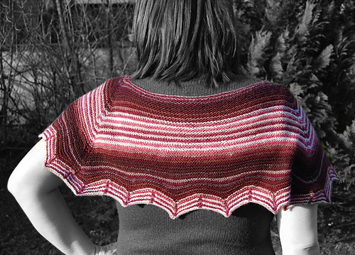 Agate Capelet photo 1