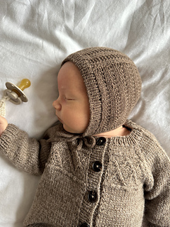Ravelry: Cardamom Bonnet pattern by TwinKnits