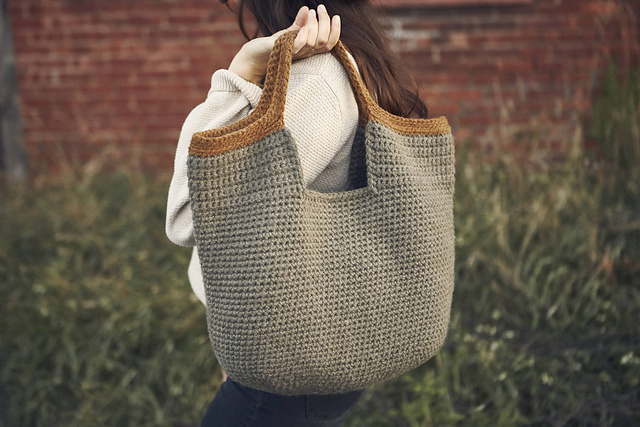 Ravelry: Huntington Carryall pattern by Alexandra Tavel