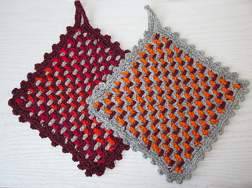 ZigZagging Reversible Hot Pad or Dishcloth photo 3