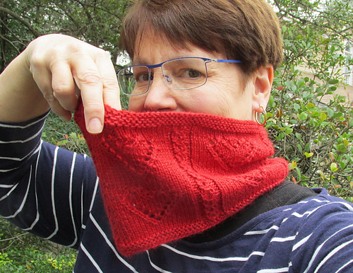 Hearts and Lace Cowl