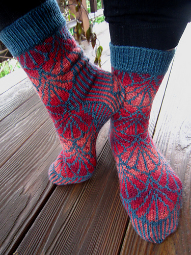 Ravelry: Ginko Socks pattern by Dela Hausmann