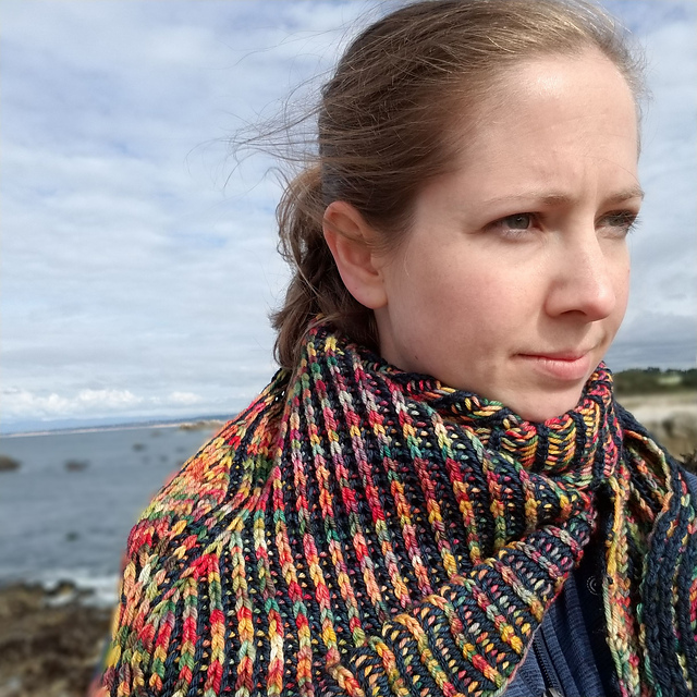 Ravelry Waves at Dusk pattern by Ashleigh Wempe