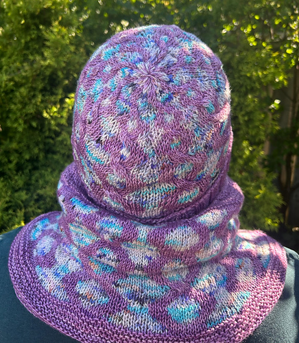 Ravelry: Twisty Hat pattern by Sue Sindrey