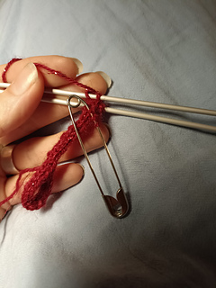 Knitting the branch of the small leaf