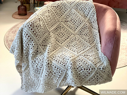 Tulip Square Throw photo 9