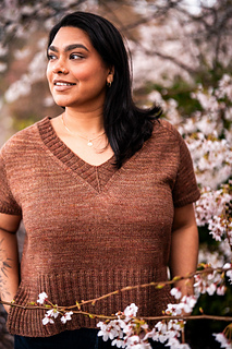 Model wearing size 52" with 6" ease © Wool & Pine © Wool & Pine