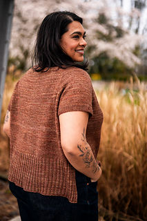 Model wearing size 52" with 6" ease © Wool & Pine © Wool & Pine