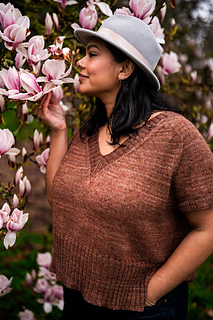 Model wearing size 52" with 6" ease © Wool & Pine © Wool & Pine
