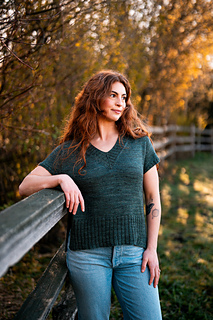 Model wearing size 40" with 4" ease © Wool & Pine © Wool & Pine