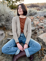 Shown in Harmony DK in Sand