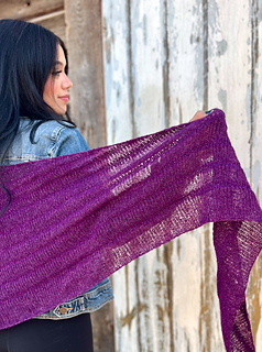 Shown in Harmony Fingering in Wisteria and Trinity Cashmere in Aubergine