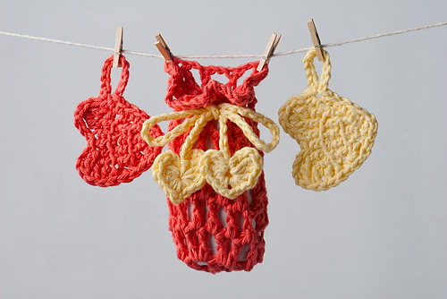 Hearts Bath Set: Scrubbie and a Soap Saver Bag photo 1