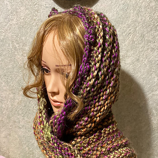 Snood style.