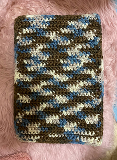 Shows off a variegated yarn to its full beauty.