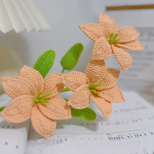 Ravelry: Multi Head Lily Flower pattern by Yui Sun